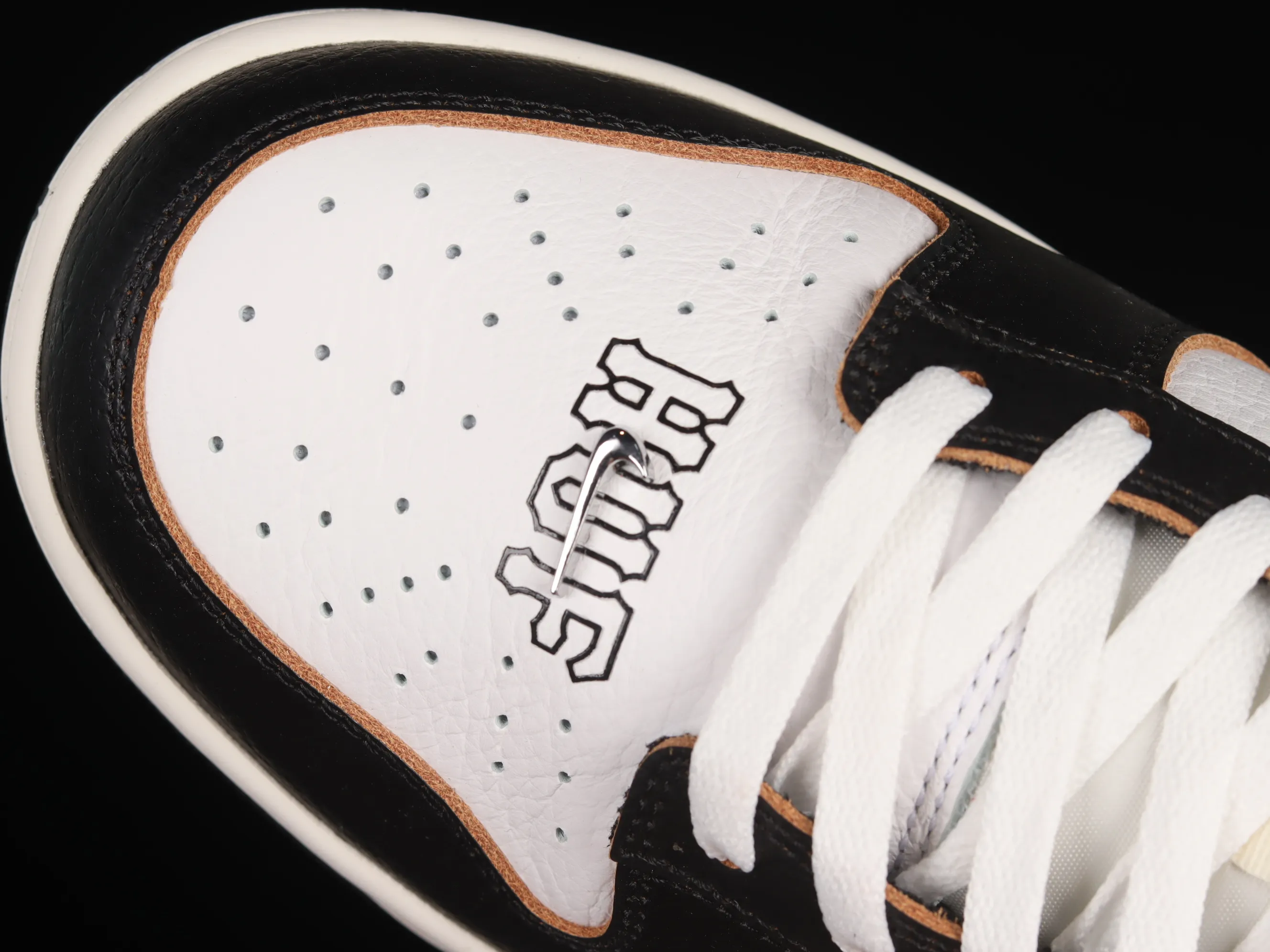All Categories Nk SB Dunk Series Nk SB Dunk Low Low-top sneakers F version HUF x Nk SB Dunk Low "San Francisco" Black and white Panda joint model SB low-top sports and leisure sneakers FD8775-001